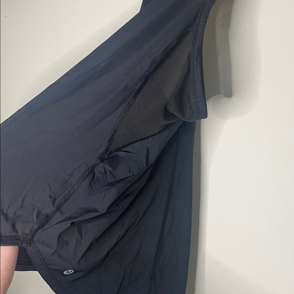 Lululemon black tank - Picture 8 of 9